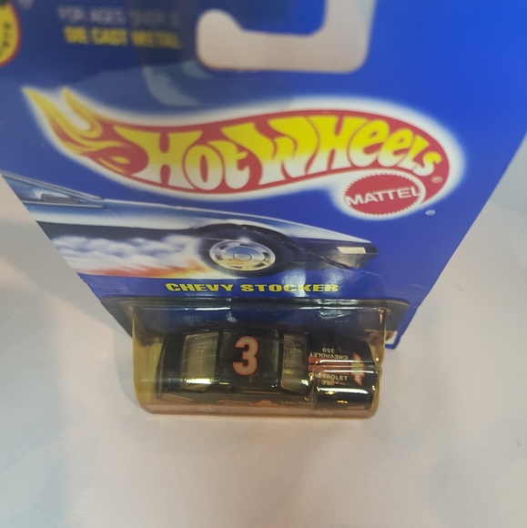 Hot Wheels Chevy Stocker 1991 - Picture 2 of 4